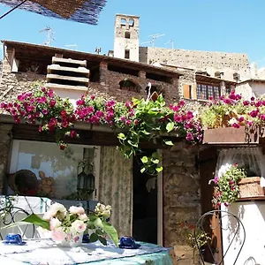 le-petit-chateau.hotelitalianriviera.com/